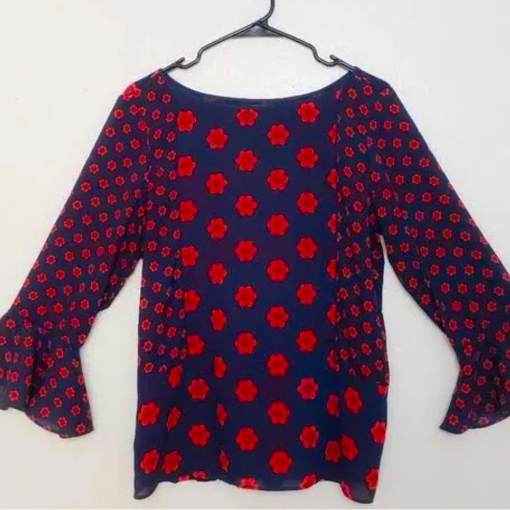 Loft bell sleeve navy blue and red mod bell sleeve shirt in size Large. Like New